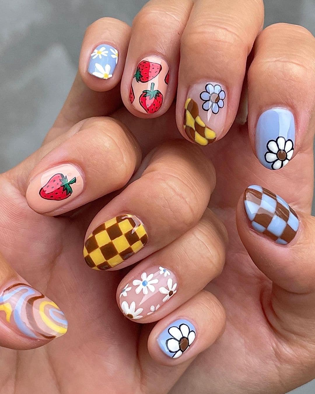 เล็บลายตาราง