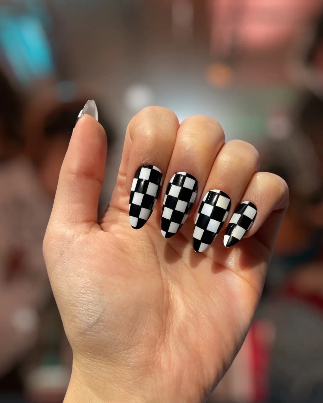 เล็บลายตาราง