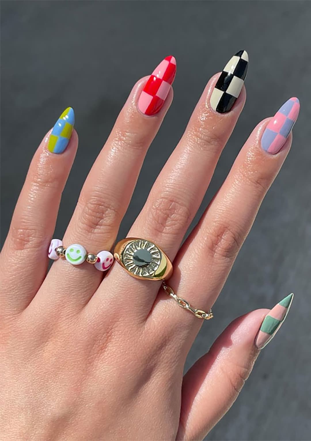 เล็บลายตาราง