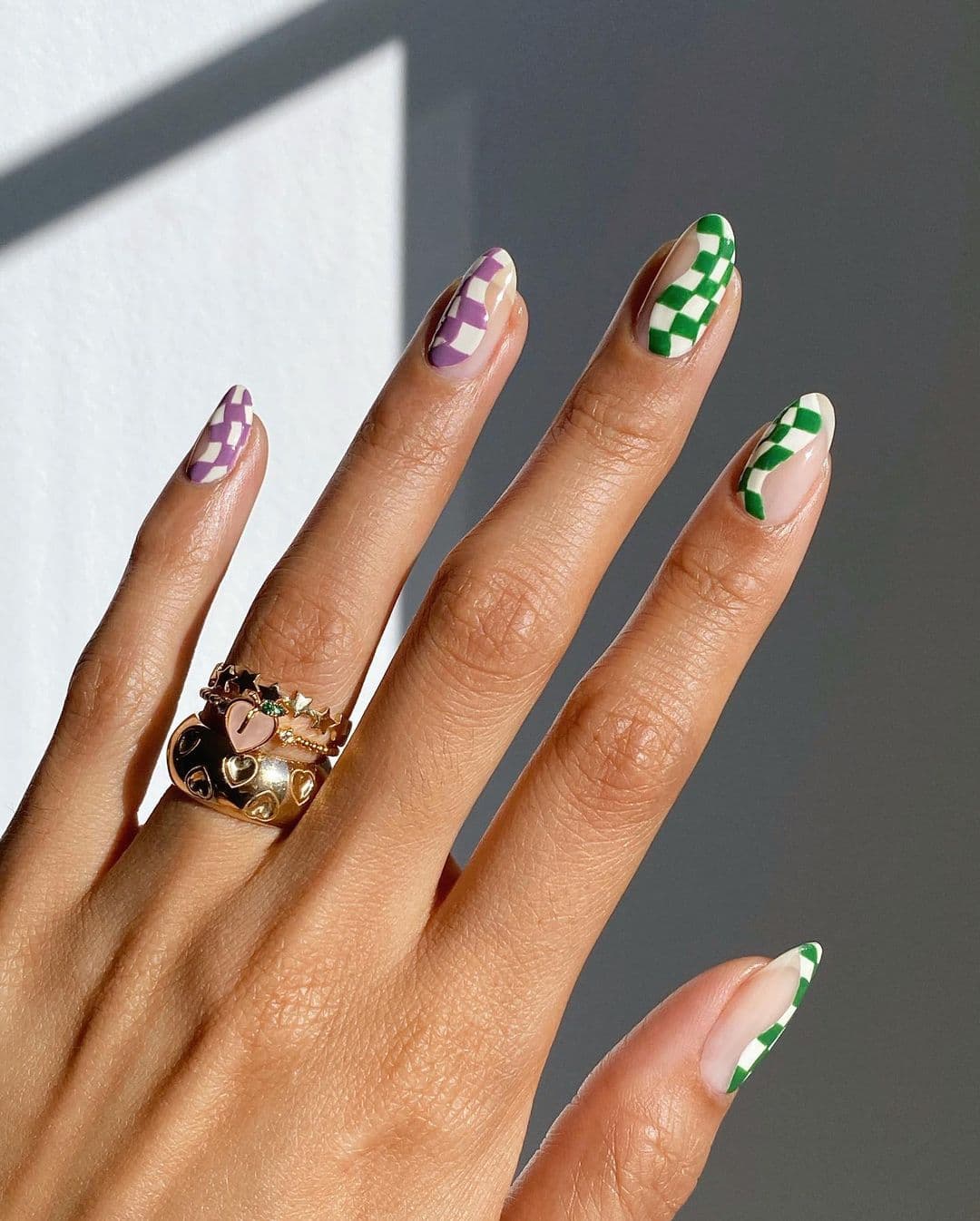 เล็บลายตาราง