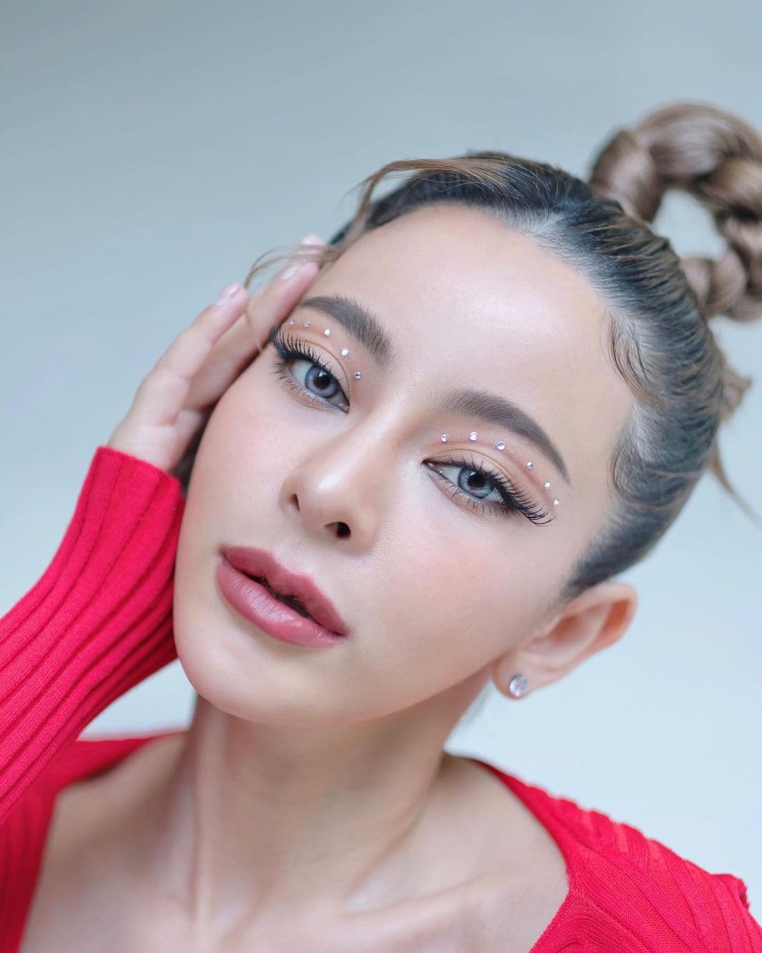 แต่งหน้า ติดเพชร