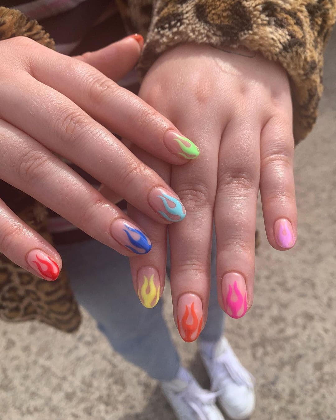 เล็บลายไฟ