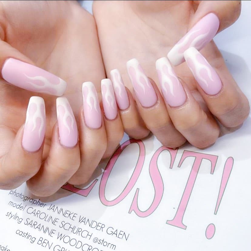 เล็บลายไฟ