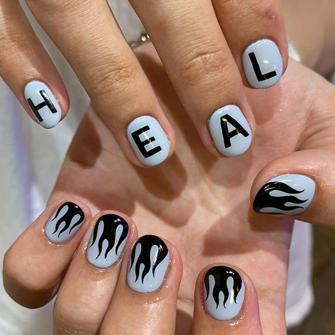 เล็บลายไฟ