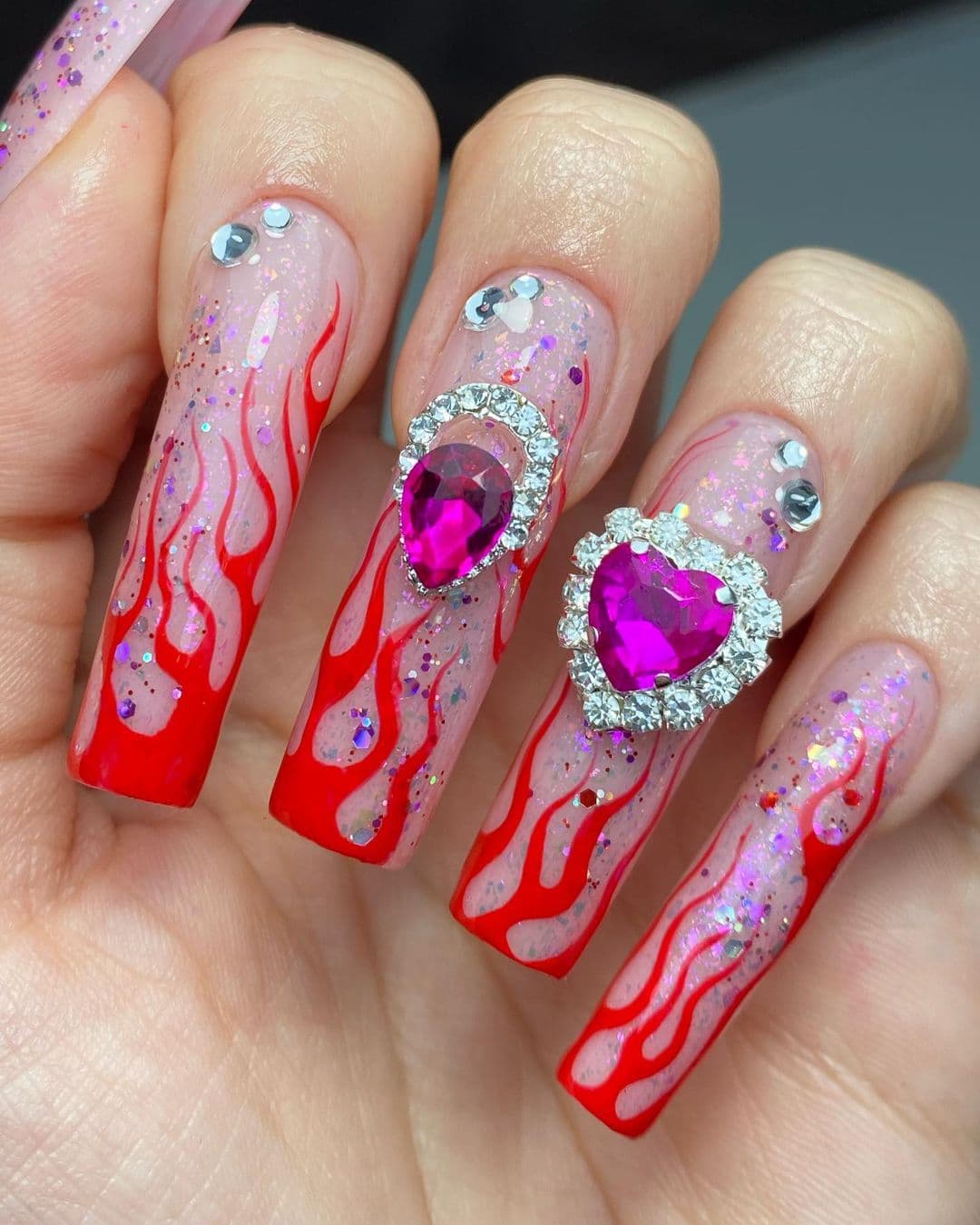 เล็บลายไฟ