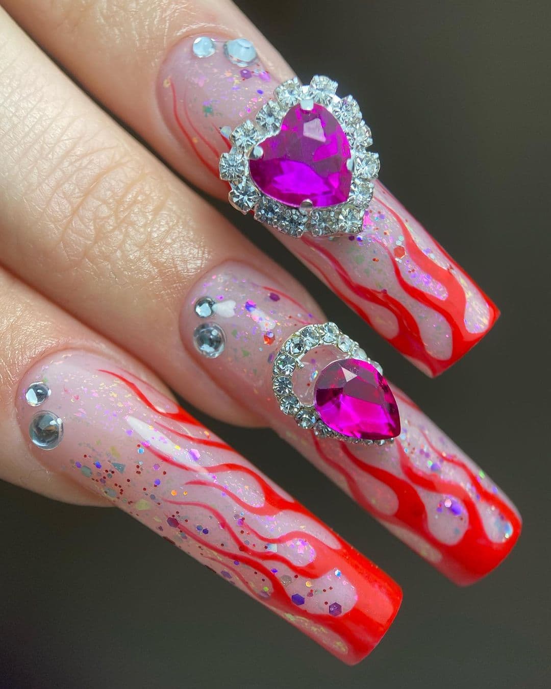 เล็บลายไฟ