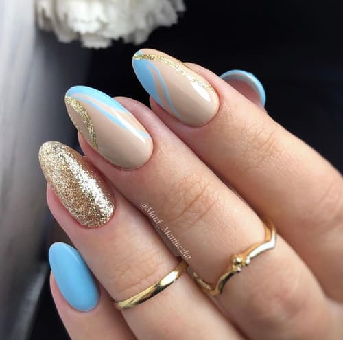 เล็บสีฟ้าอ่อน