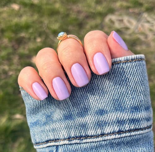 เล็บสีม่วง