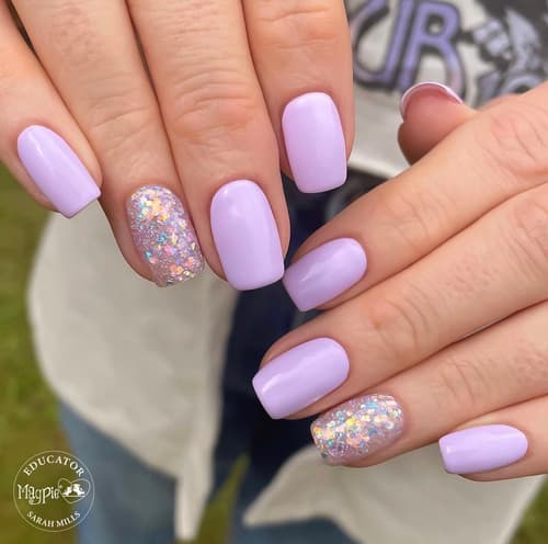 เล็บสีม่วง