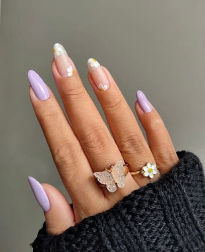 เล็บสีม่วง