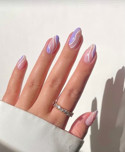 เล็บสีม่วง