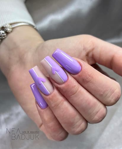 เล็บสีม่วง