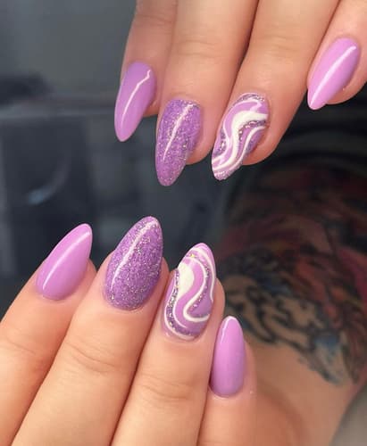 เล็บสีม่วง