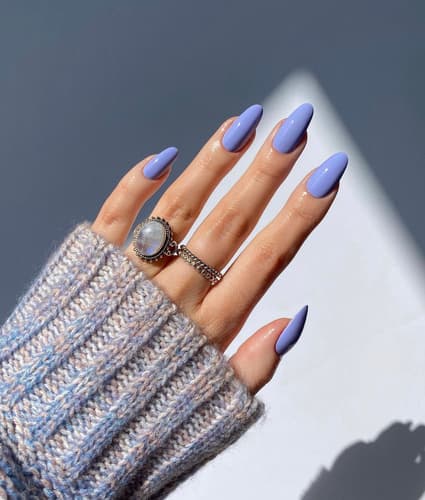 เล็บสีม่วง