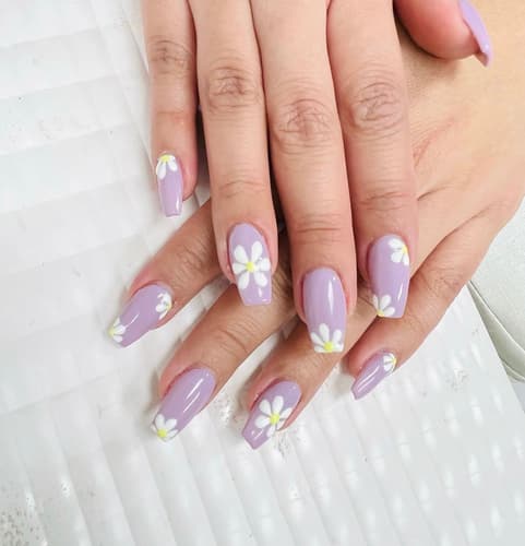 เล็บสีม่วง