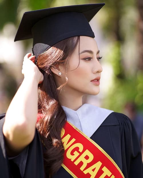 ทรงผมรับปริญญา ใส่หมวก