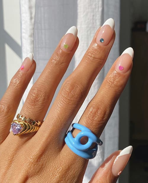 เล็บลายมินิมอล เล็บทรงอัลมอนด์