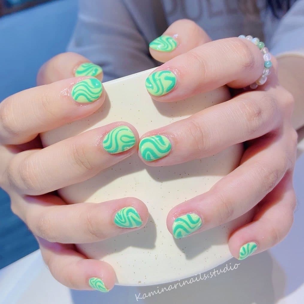 เล็บเจลสีเขียว