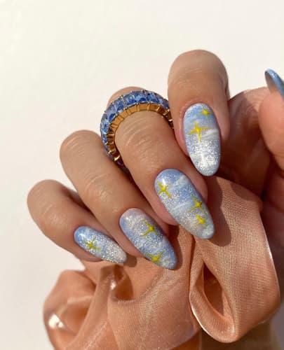 เล็บสีฟ้า