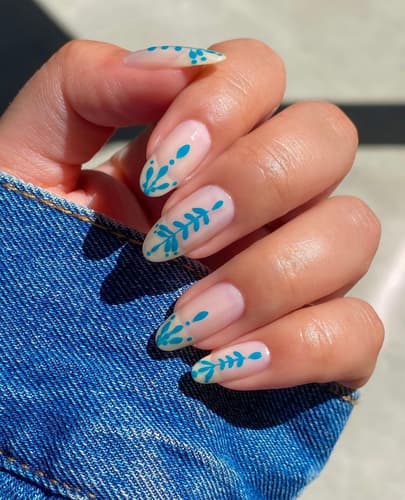 เล็บสีฟ้า