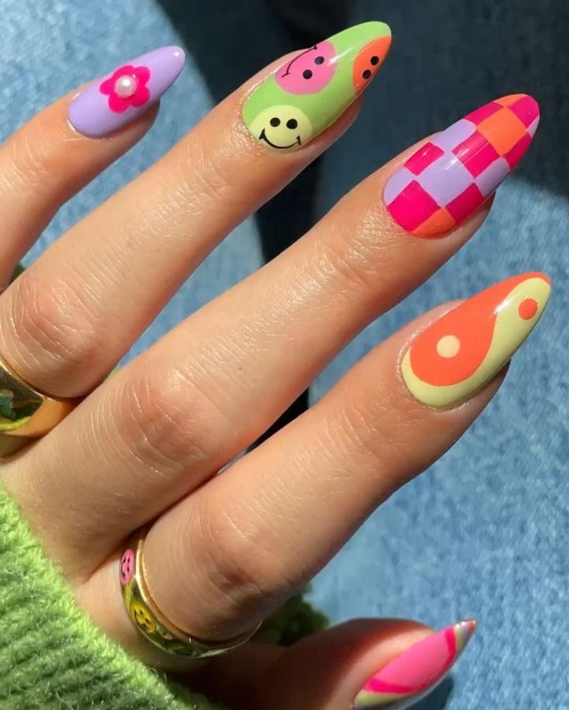 เล็บเจลสีสดใส