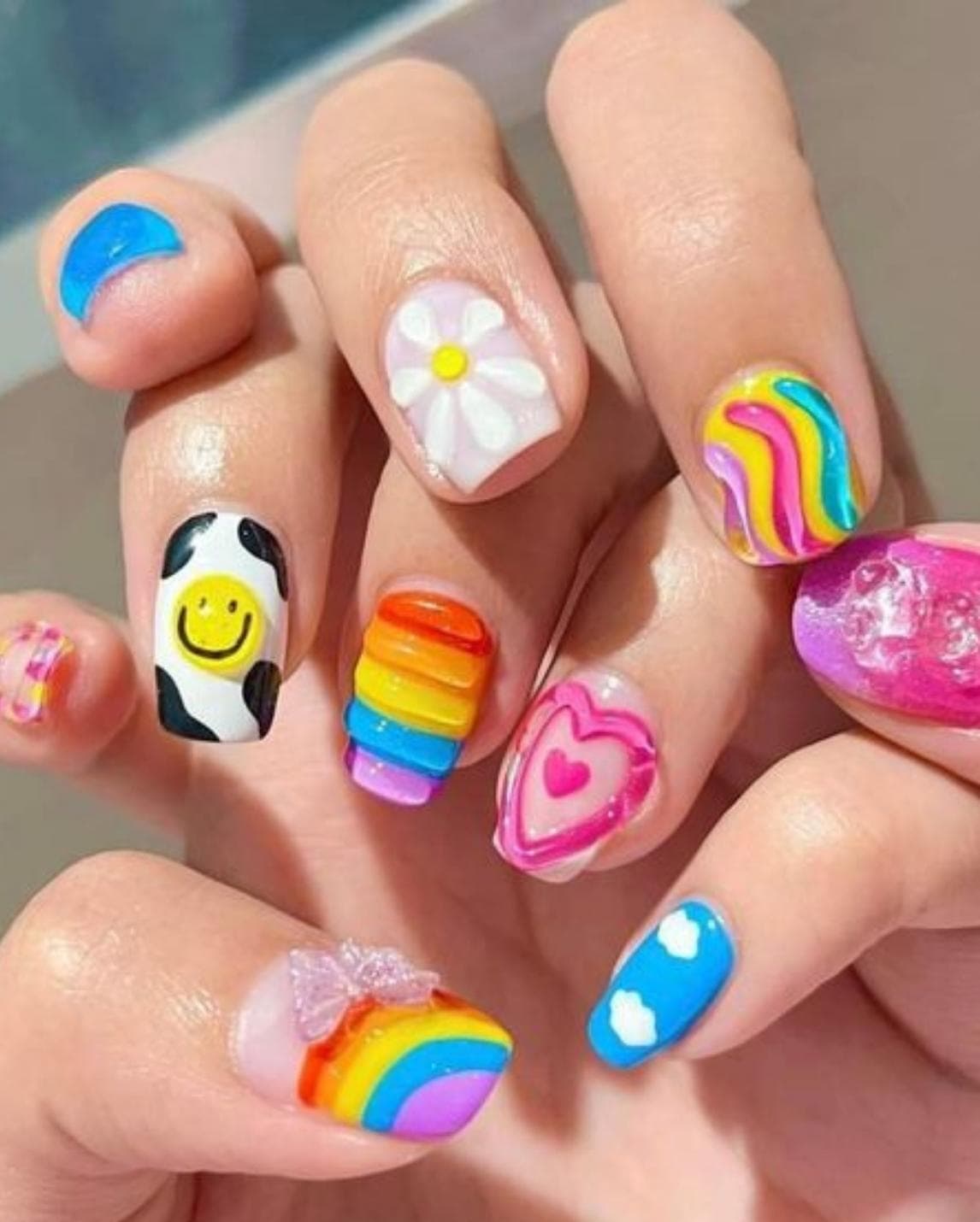 เล็บเจลสีสดใส