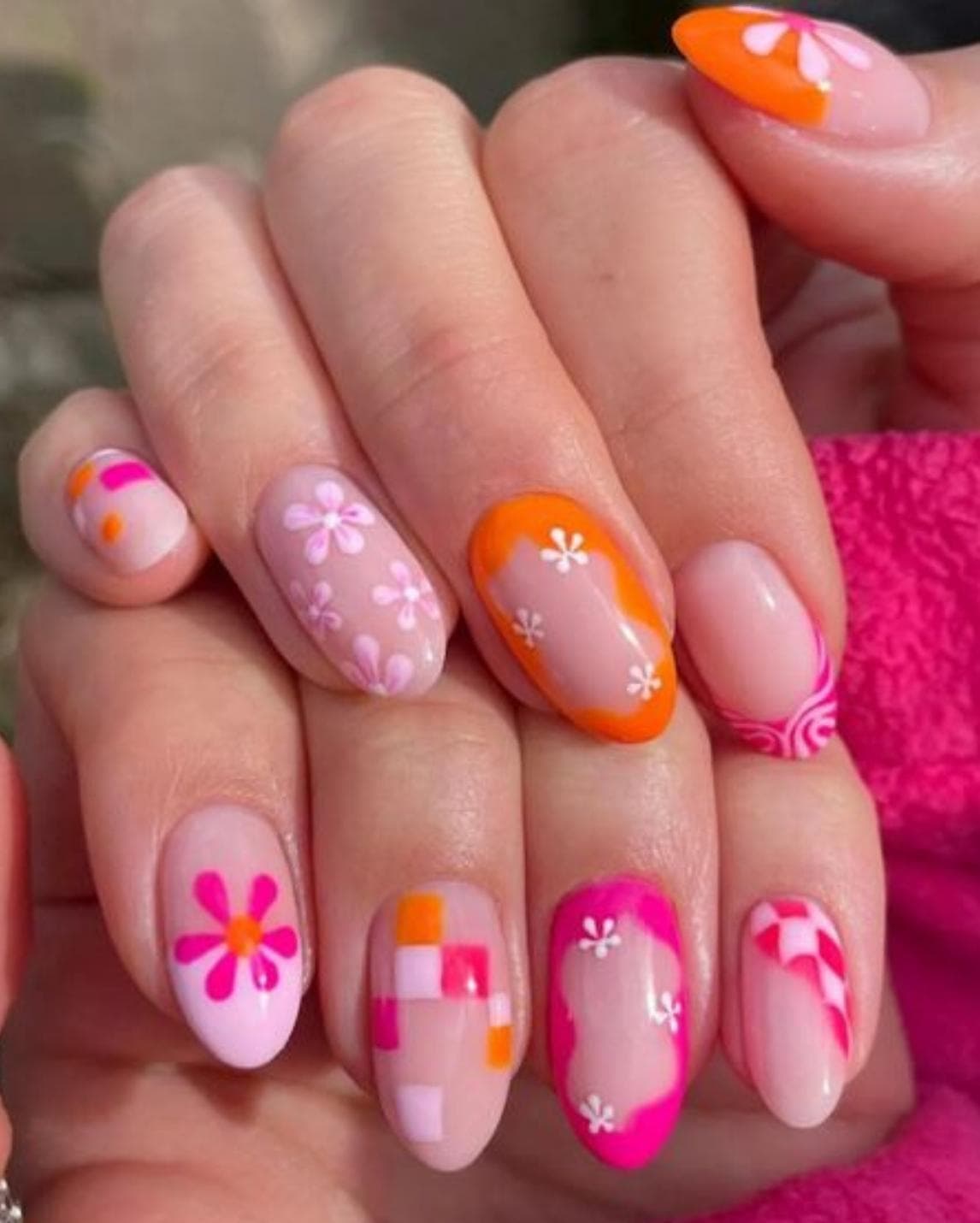 เล็บเจลสีสดใส