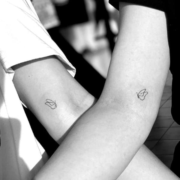 รอยสักคู่