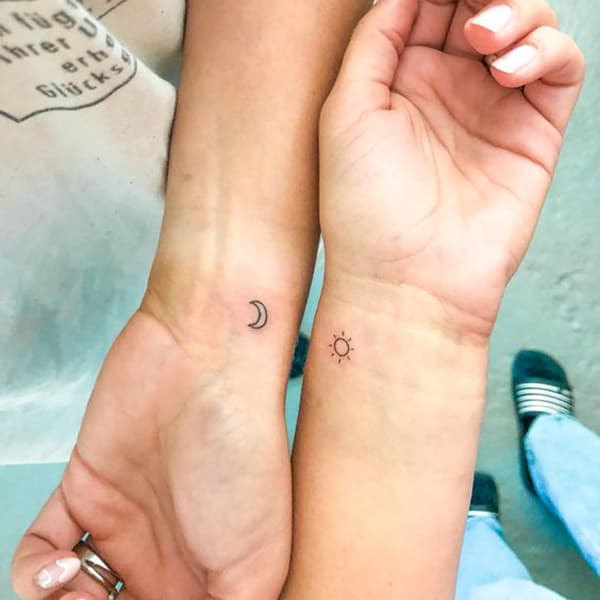 รอยสักคู่