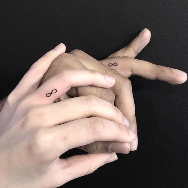 รอยสักคู่