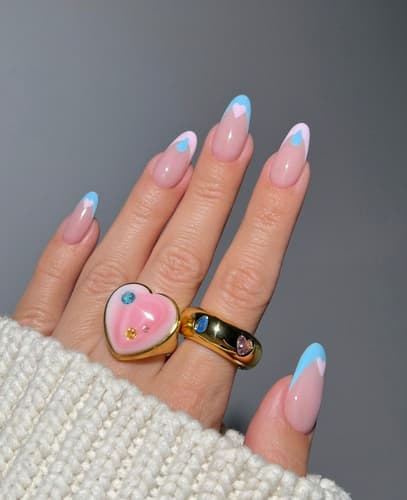 เล็บสีฟ้า