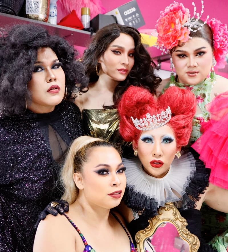 drag show group shot drag race thailand season 1