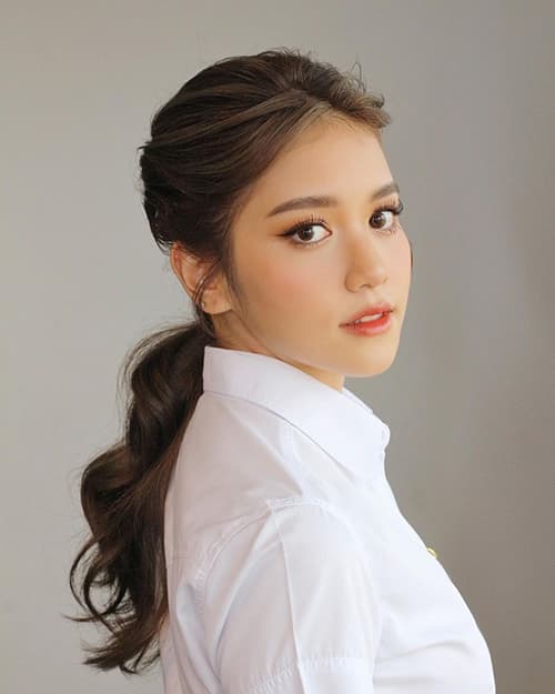 ทรงผมรับปริญญา รวบผม