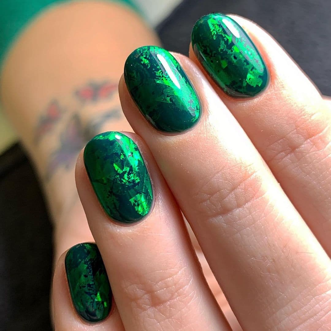 เล็บเจลสีเขียว