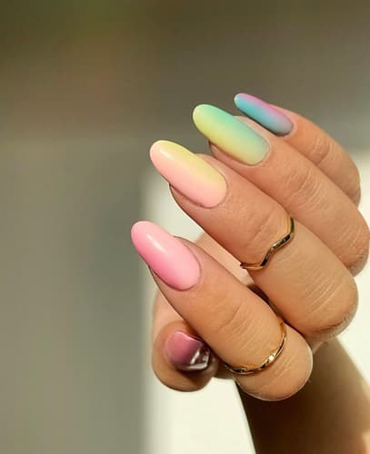 เล็บทรงอัลมอนด์