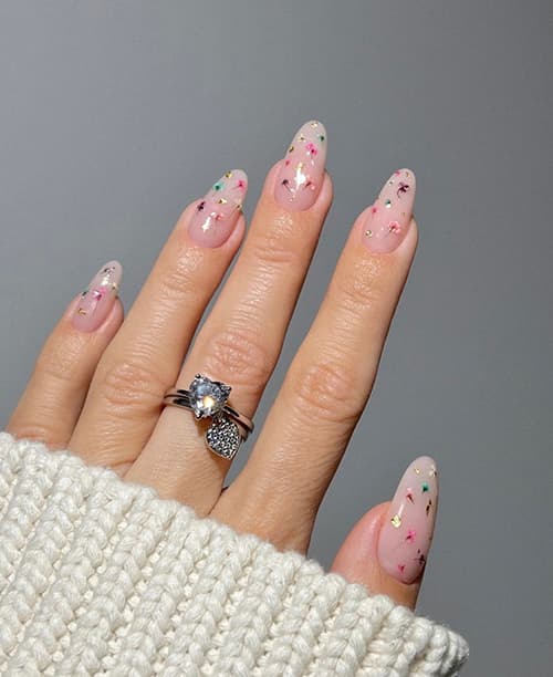 เล็บลายมินิมอล เล็บทรงอัลมอนด์