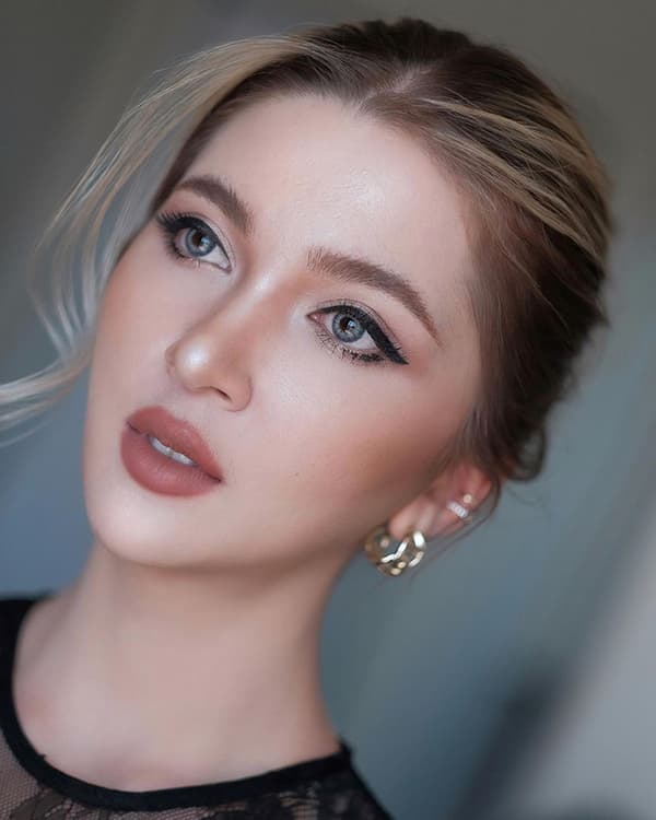 แต่งตาสาย ฝ