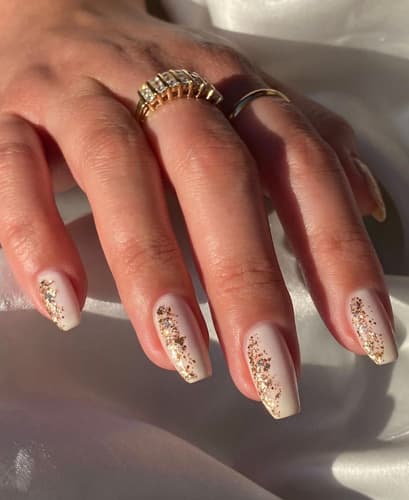 เล็บกลิตเตอร์