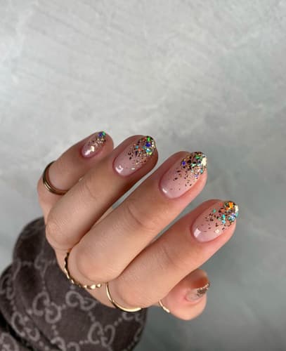 เล็บกลิตเตอร์