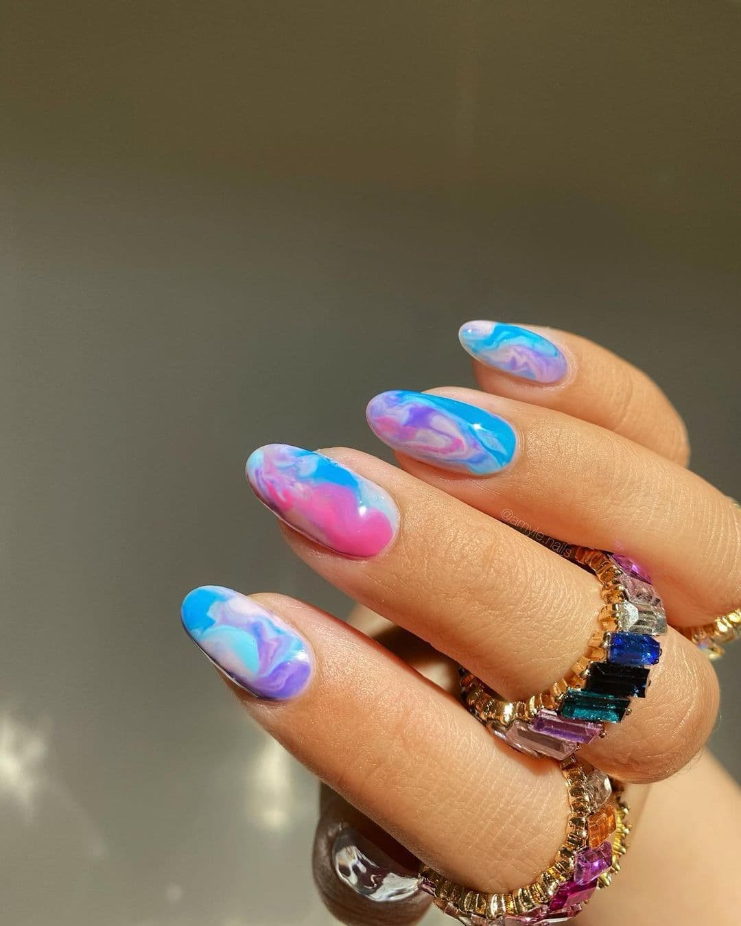 เล็บลายหินอ่อน