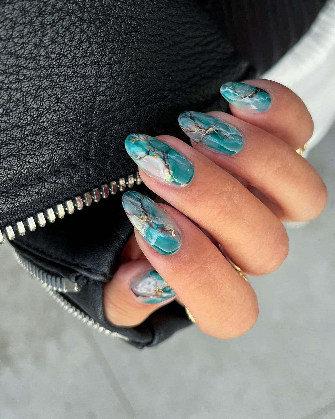 เล็บลายหินอ่อน