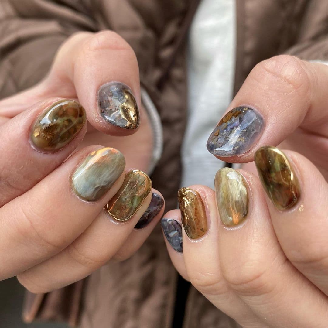 เล็บลายหินอ่อน