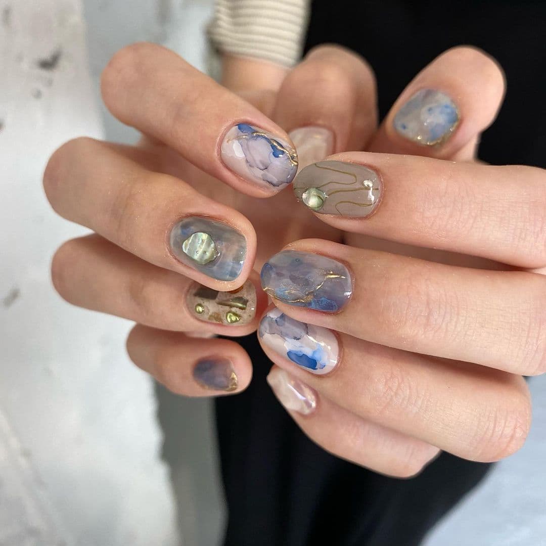 เล็บลายหินอ่อน