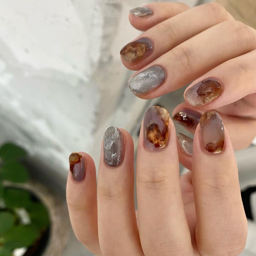 เล็บลายหินอ่อน