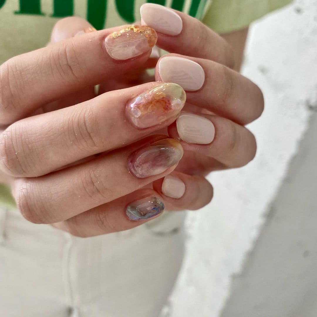 เล็บลายหินอ่อน