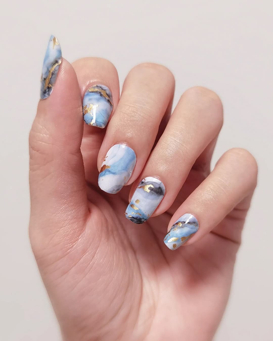 เล็บลายหินอ่อน