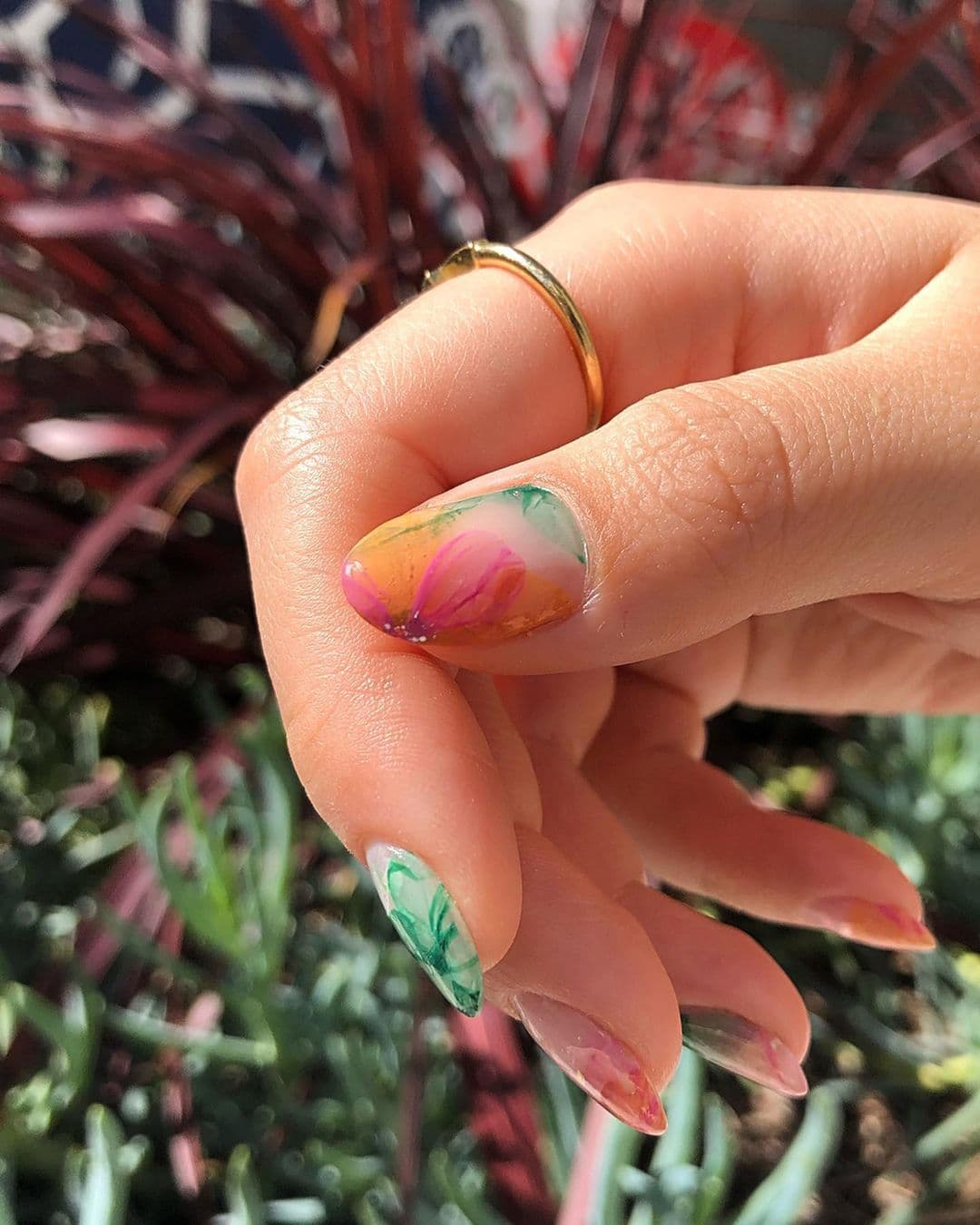 เล็บลายหินอ่อน