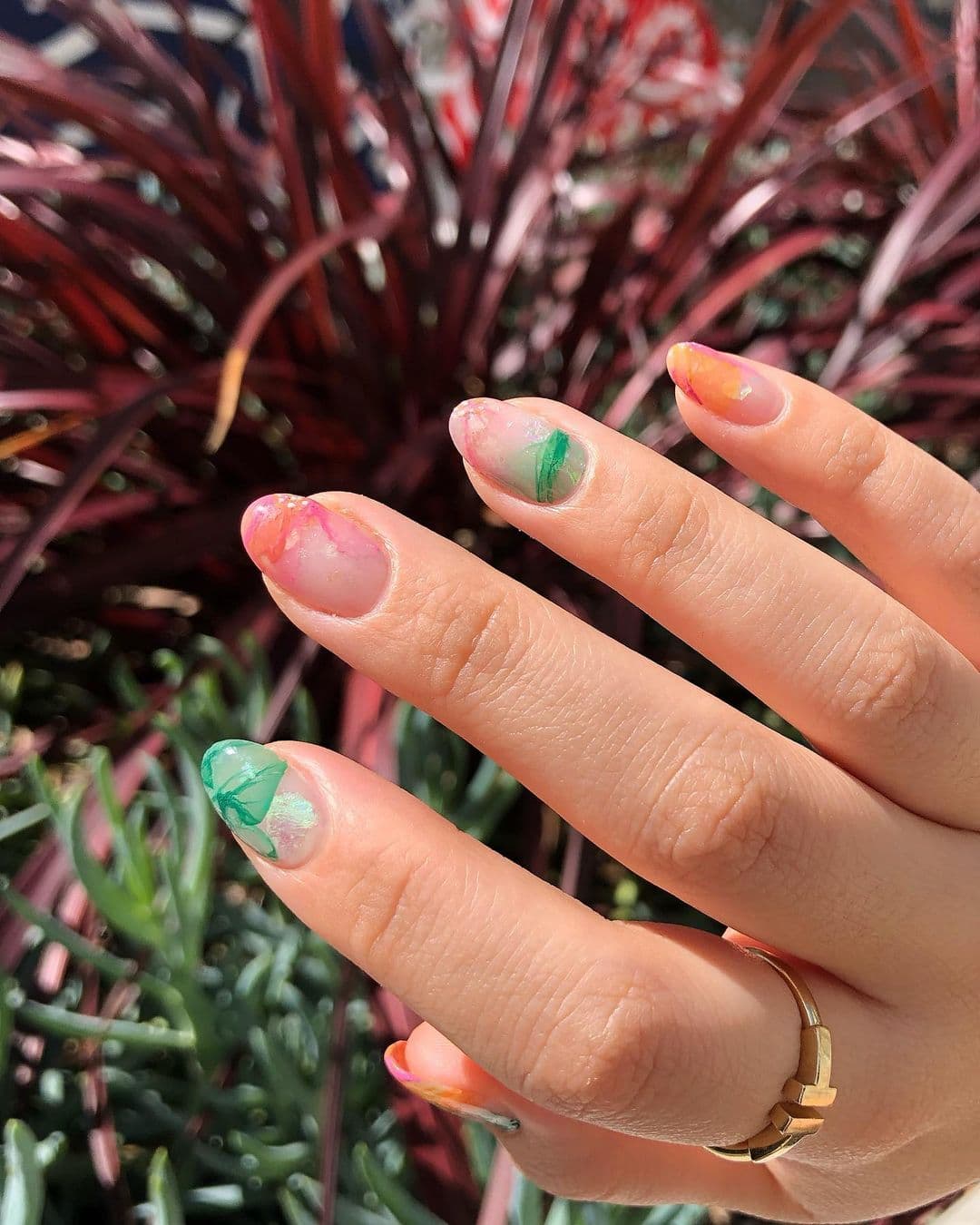 เล็บลายหินอ่อน