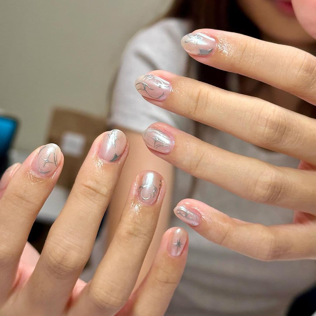 เล็บสีมุก