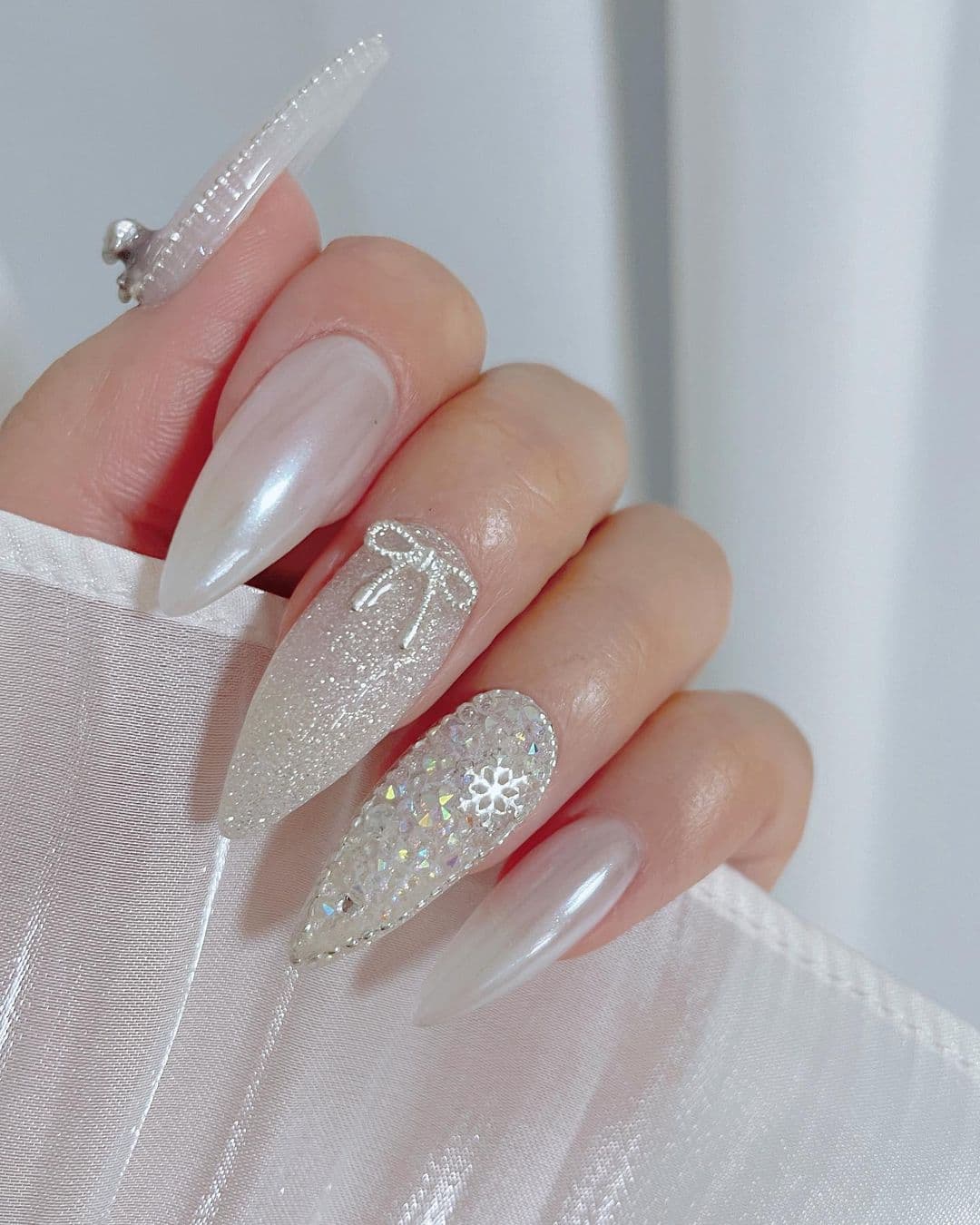 เล็บสีมุก